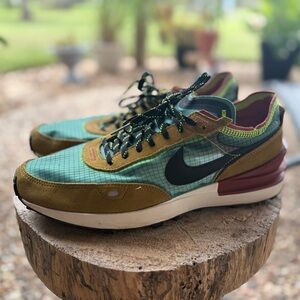 Nike Waffle One SE (Size 9)